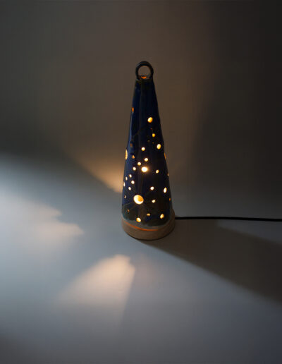 Cone vert HT avec socle et lampe