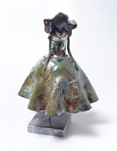 Danseuse Raku aurore boréale sur socle marbre