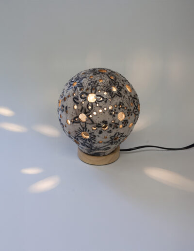 Photophore boule Raku avec socle et lampe