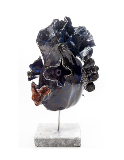 Poisson bleu sur socle marbre