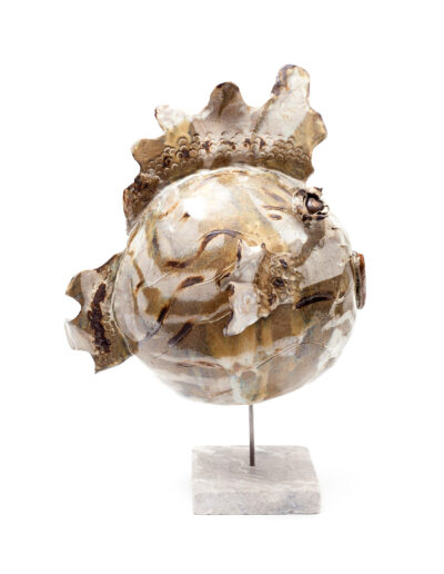 Poisson beige et bronze sur socle marbre