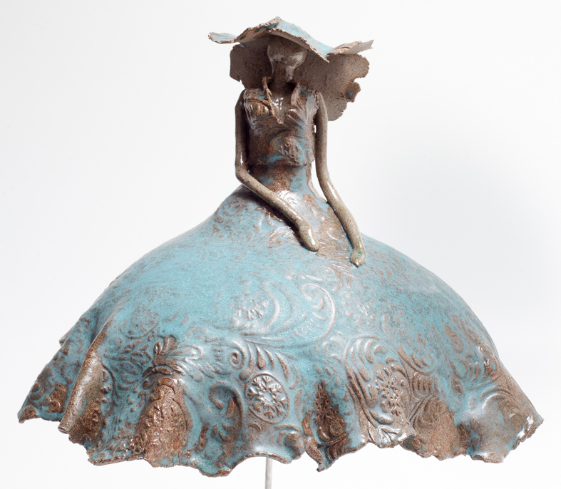 Danseuse au bêret sur socle marbre grès gris émaillé