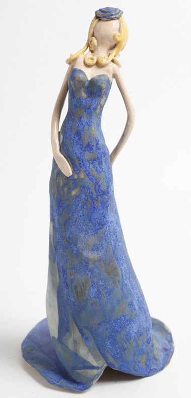 Elégante blonde émail HT bleu jean