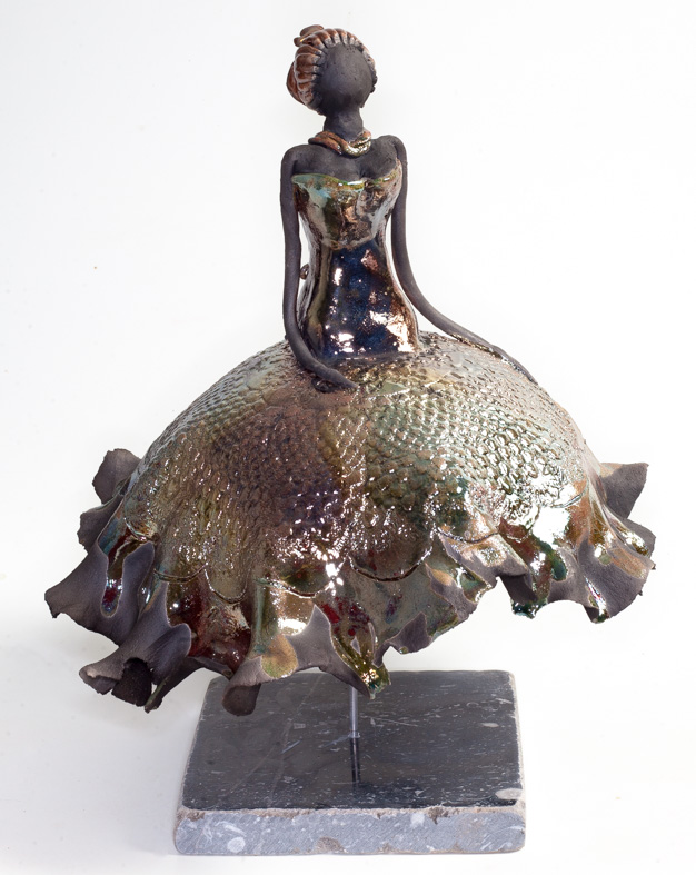 Danseuse sur socle Raku